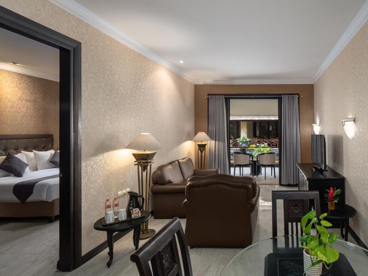 Lotus Garden Hotel Кедірі Екстер'єр фото