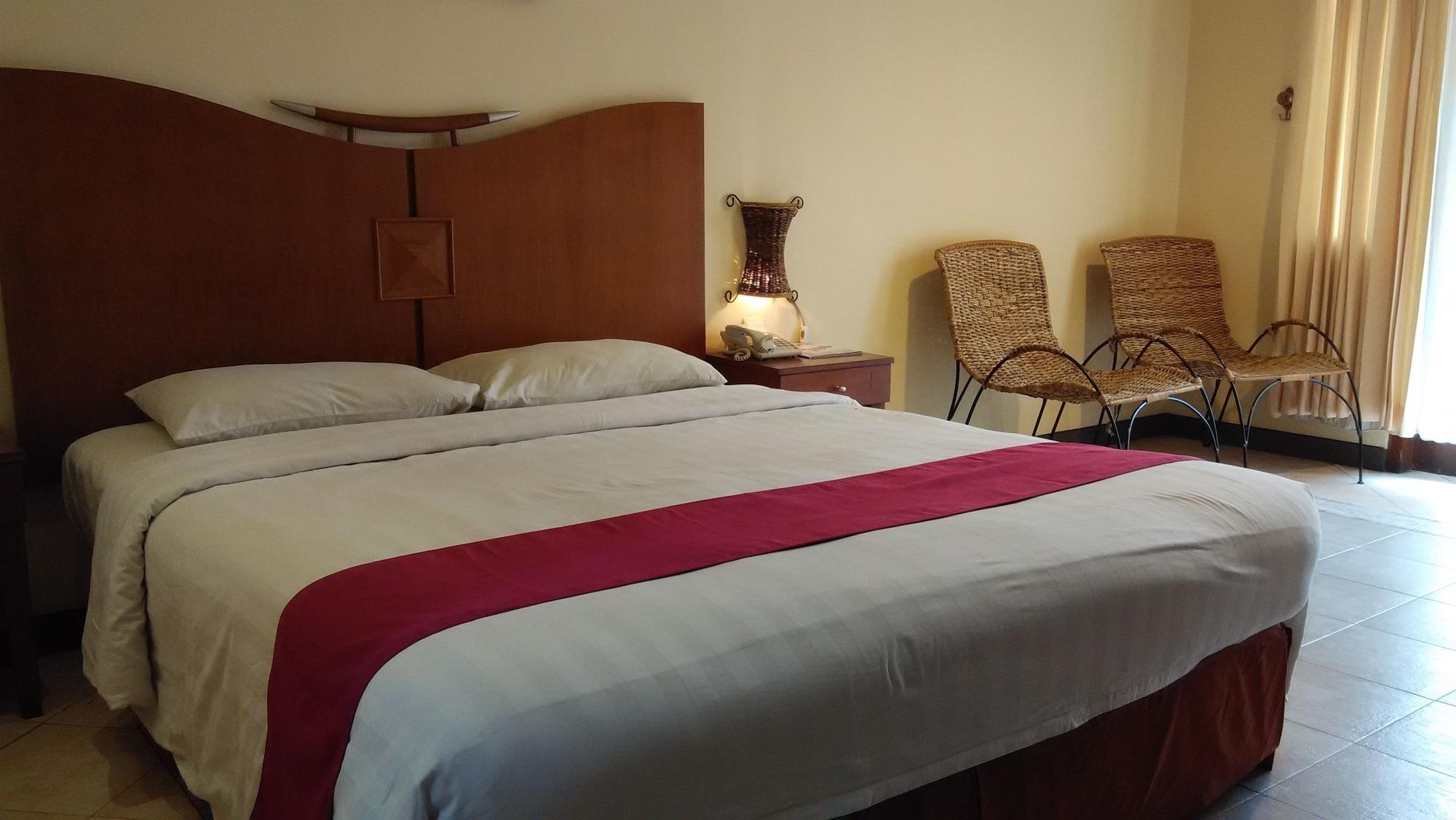 Lotus Garden Hotel Кедірі Екстер'єр фото