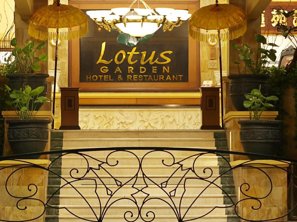Lotus Garden Hotel Кедірі Екстер'єр фото