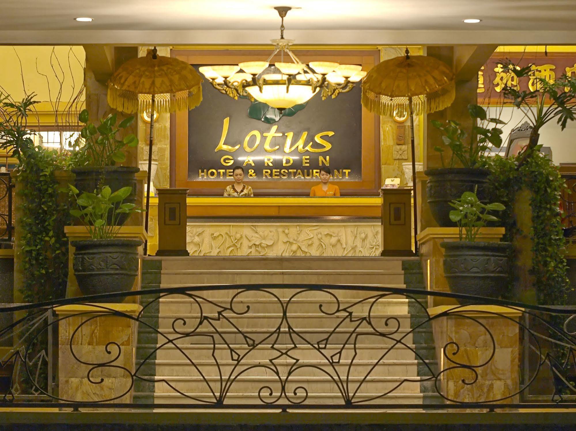 Lotus Garden Hotel Кедірі Екстер'єр фото